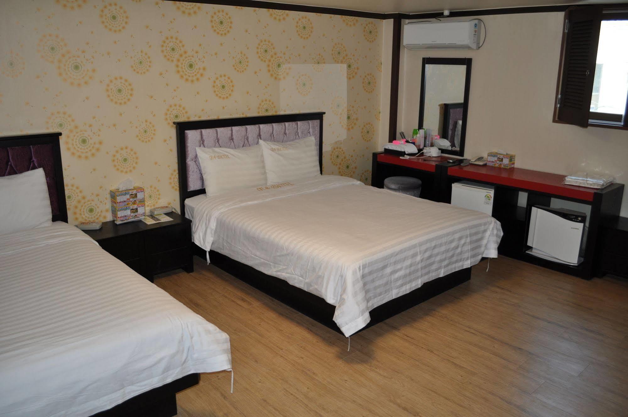 Goodstay Woosin Hotel Чонджу Экстерьер фото