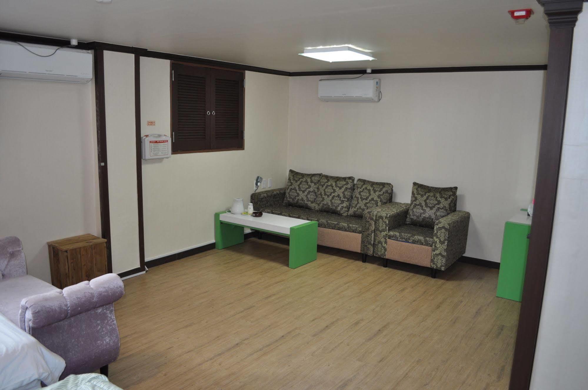 Goodstay Woosin Hotel Чонджу Экстерьер фото