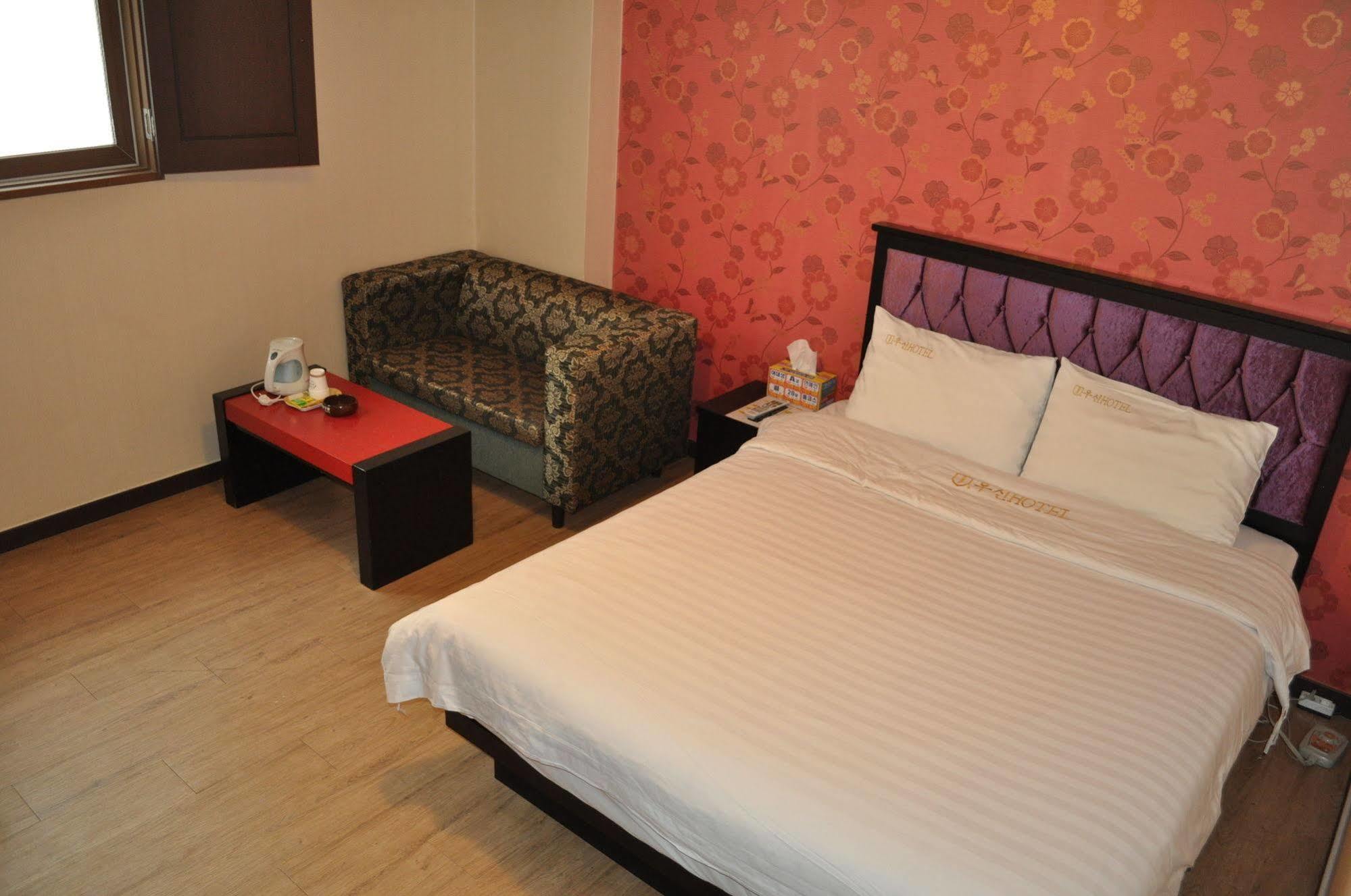 Goodstay Woosin Hotel Чонджу Экстерьер фото